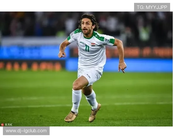 以足球人夹克诠释热血绿茵精神引领青年时尚新风潮